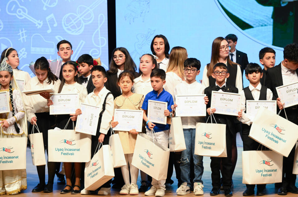 Leyla Əliyeva və Alena Əliyeva Uşaq İncəsənət Festivalının yekun mükafatlandırma mərasimində iştirak ediblər