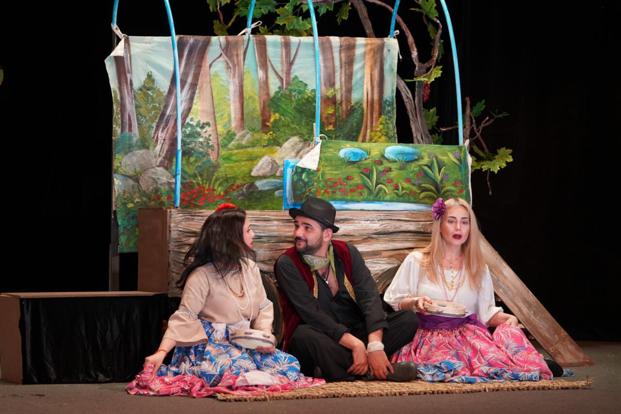 В Баку с аншлагом состоялась премьера спектакля "Qaraca qız"