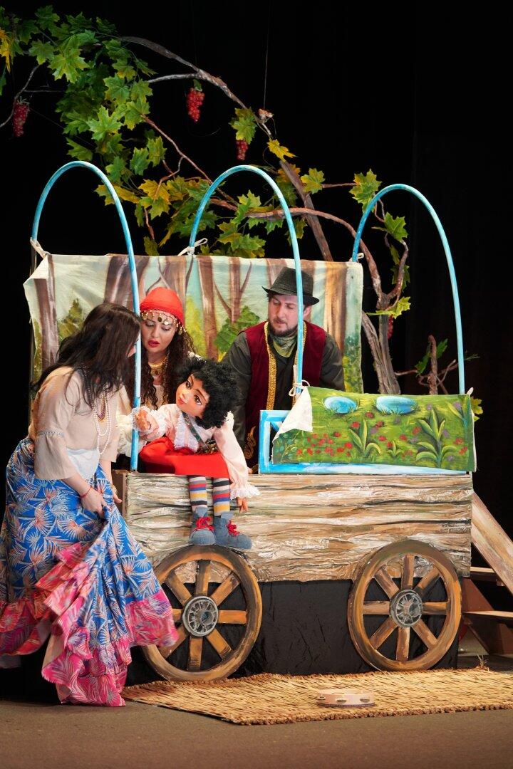 В Баку с аншлагом состоялась премьера спектакля "Qaraca qız"