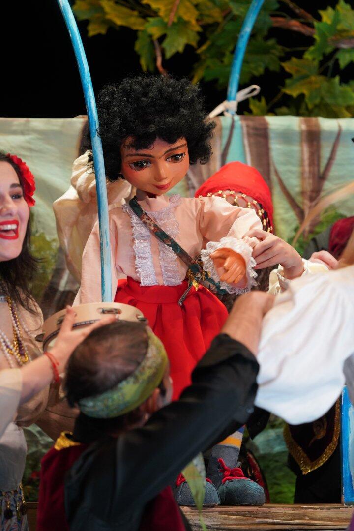 В Баку с аншлагом состоялась премьера спектакля "Qaraca qız"