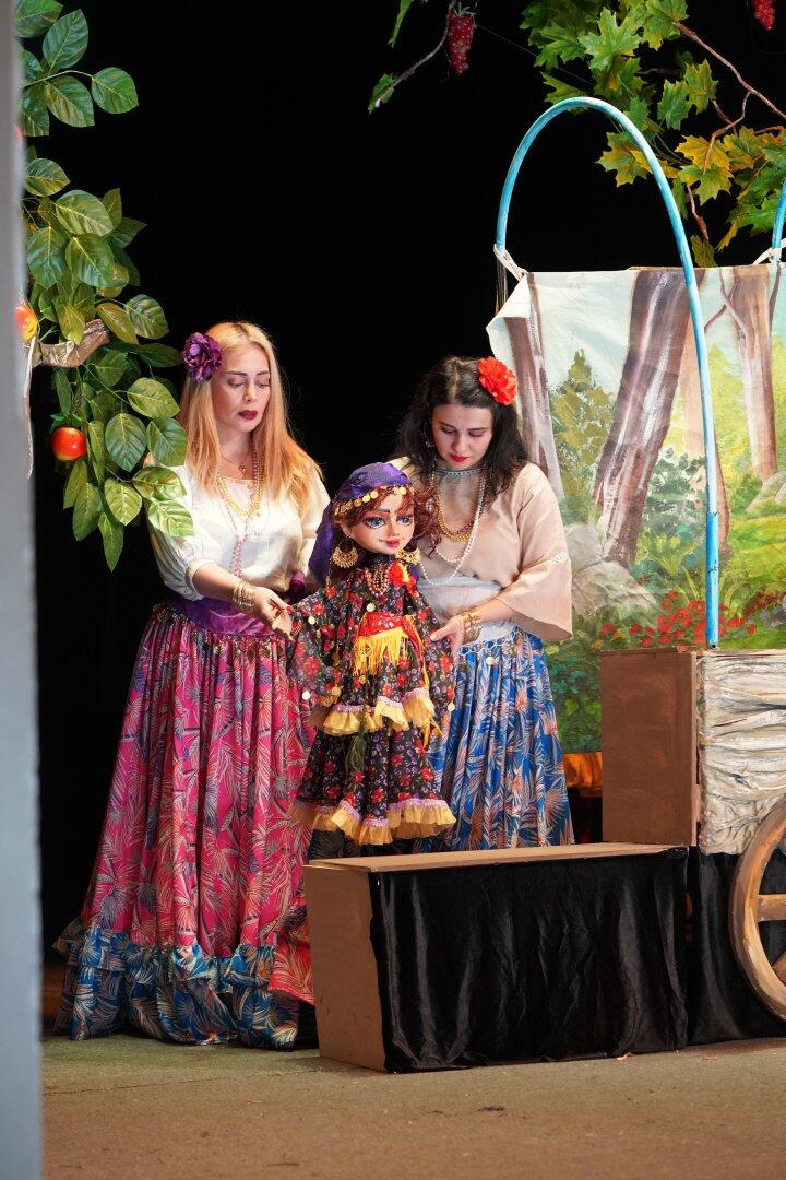 В Баку с аншлагом состоялась премьера спектакля "Qaraca qız"