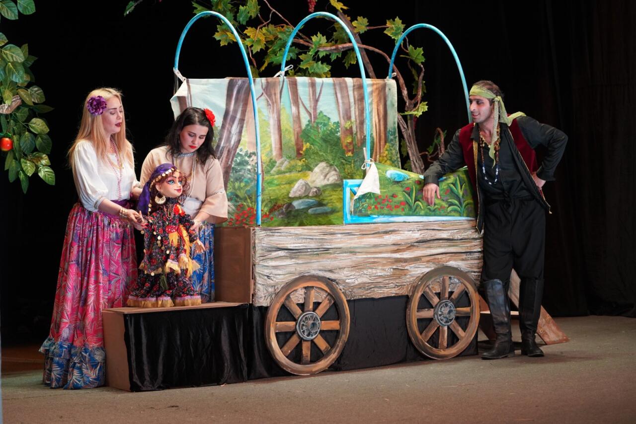 В Баку с аншлагом состоялась премьера спектакля "Qaraca qız"