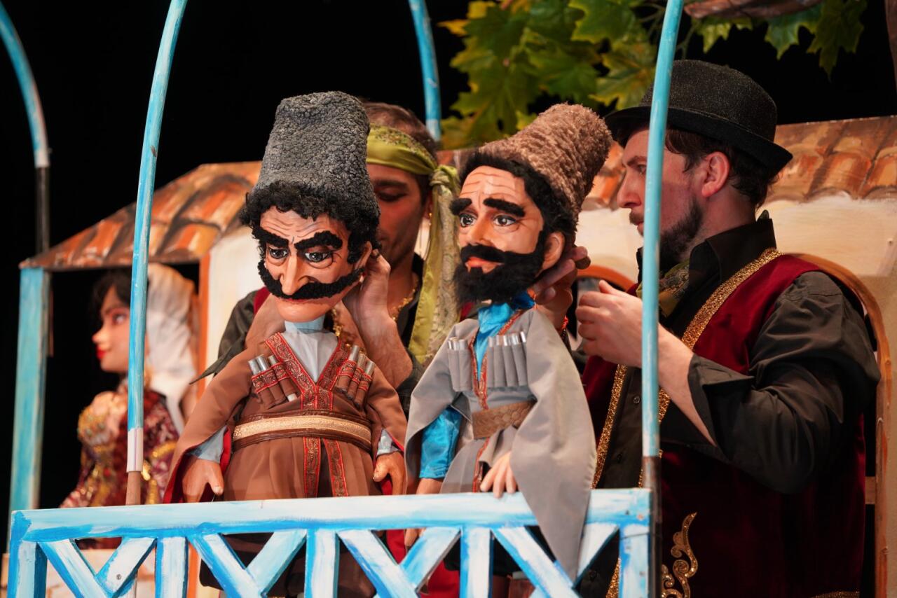 В Баку с аншлагом состоялась премьера спектакля "Qaraca qız"