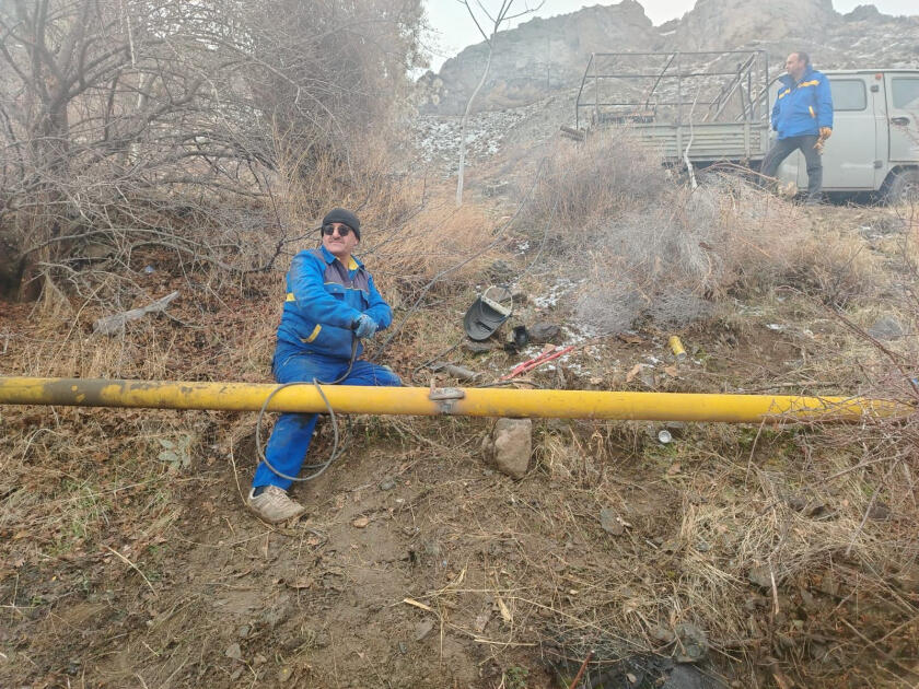 В Нахчыване легковой автомобиль повредил газопровод