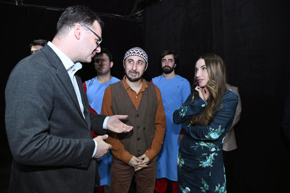 Leyla Əliyeva və Alena Əliyeva Pantomim Teatrında “Romeo və Cülyetta” tamaşasını izləyiblər - FOTO