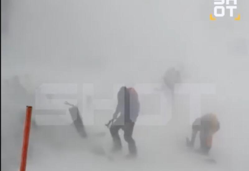 Снежная буря накрыла горнолыжный курорт в Японии