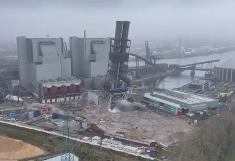 В Германии снесли недавно построенную электростанцию