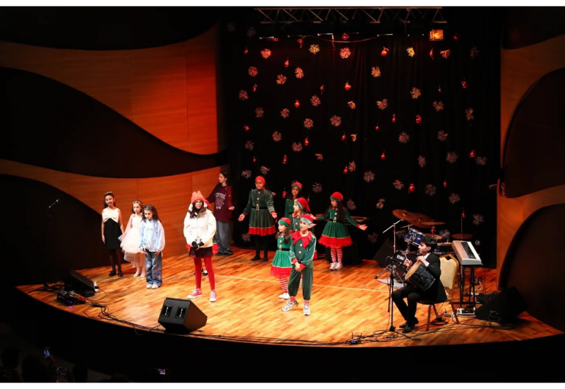 В Баку прошел новогодний концерт Magic Bridge