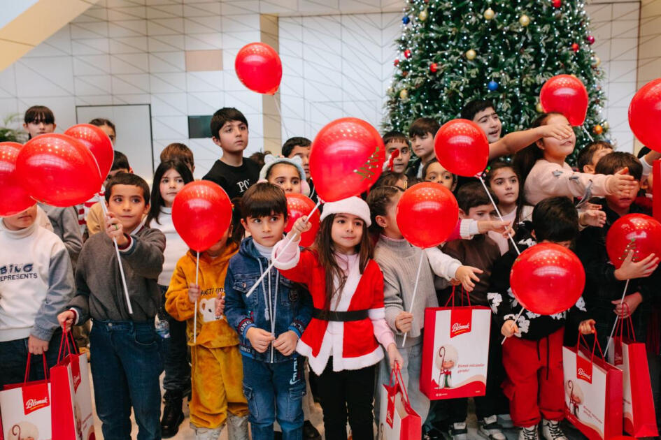 Heydər Əliyev Fondunun vitse-prezidenti Leyla Əliyevanın təşəbbüsü ilə xüsusi qayğıya ehtiyacı olan uşaqlar üçün “Cırtdan Meqa Şousu” təşkil olunub