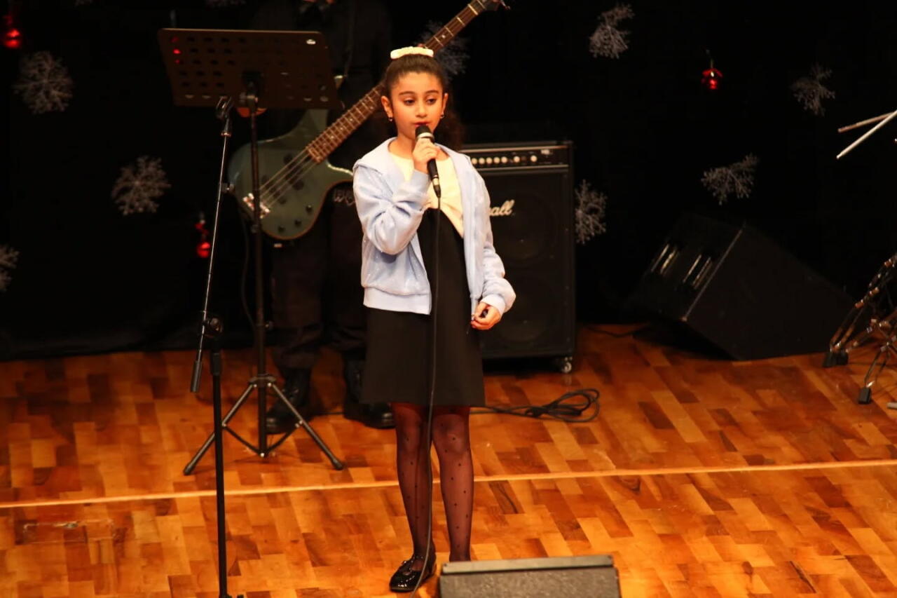 В Баку прошел новогодний концерт Magic Bridge