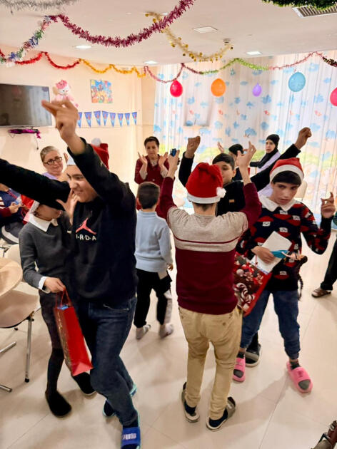 Heydər Əliyev Fondunun vitse-prezidenti Leyla Əliyevanın təşəbbüsü ilə Mingəçevir Uşaq Nevroloji Sanatoriyasında uşaqlar üçün Yeni il şənliyi keçirilib