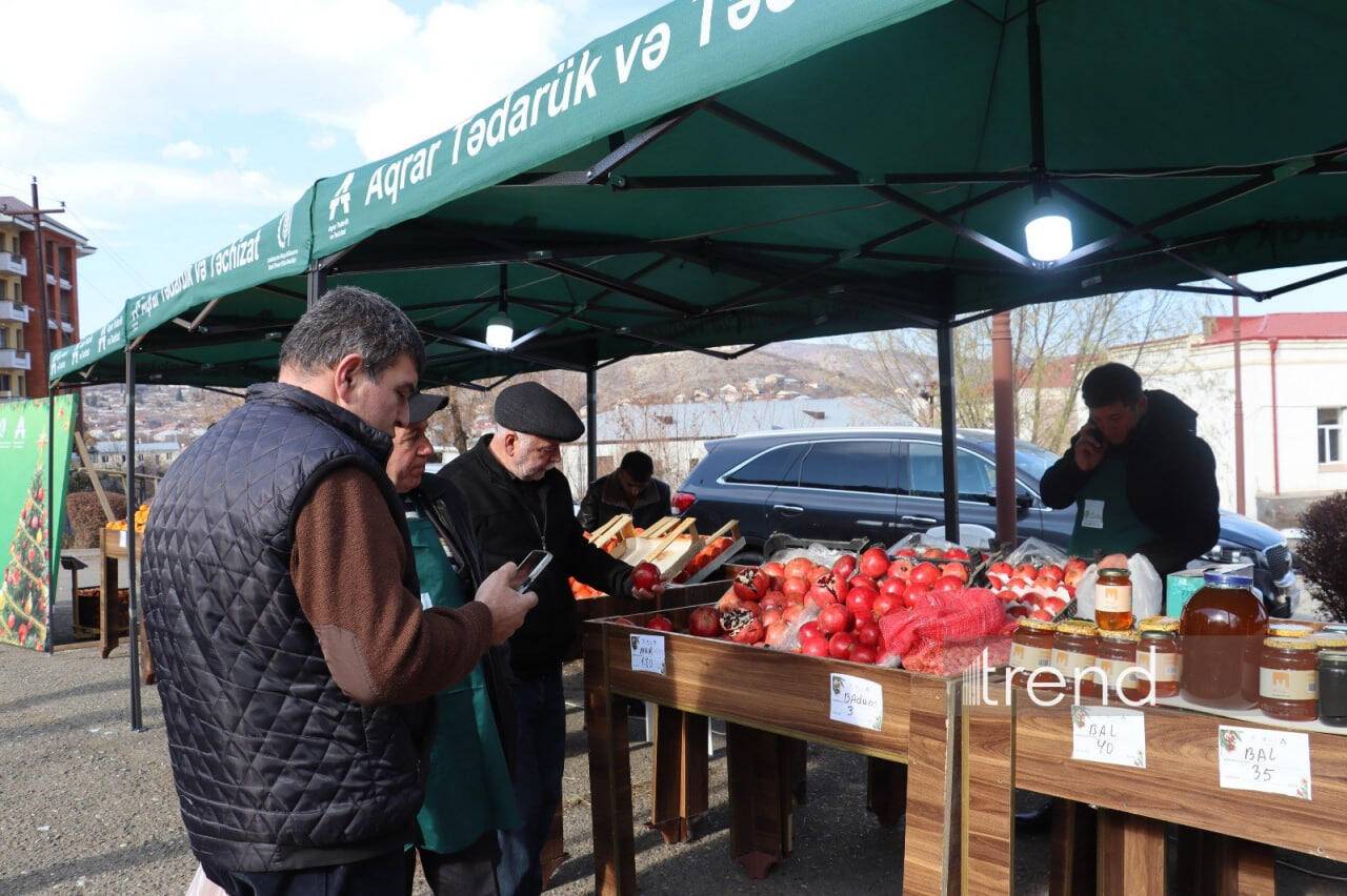 Xankəndidə “Kənddən şəhərə” Yeni il kənd təsərrüfatı yarmarkası təşkil olunub