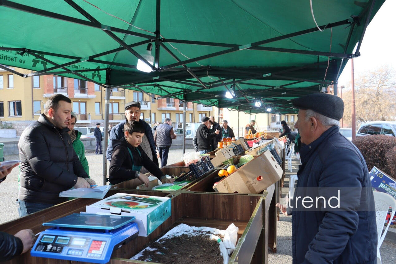 Xankəndidə “Kənddən şəhərə” Yeni il kənd təsərrüfatı yarmarkası təşkil olunub