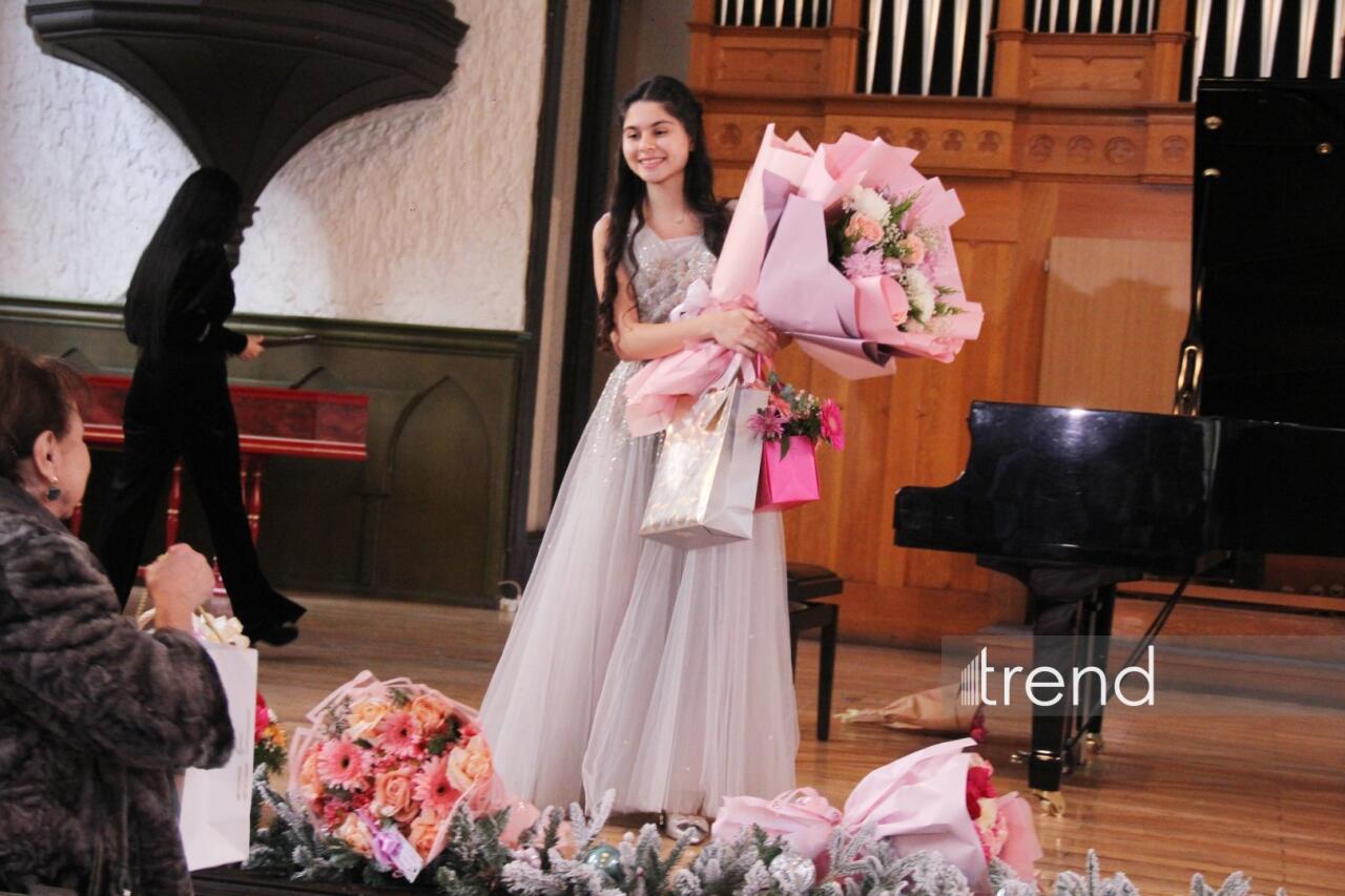 15-летний вундеркинд Айдан Нуриева объединила мировую классику с азербайджанской поэзией