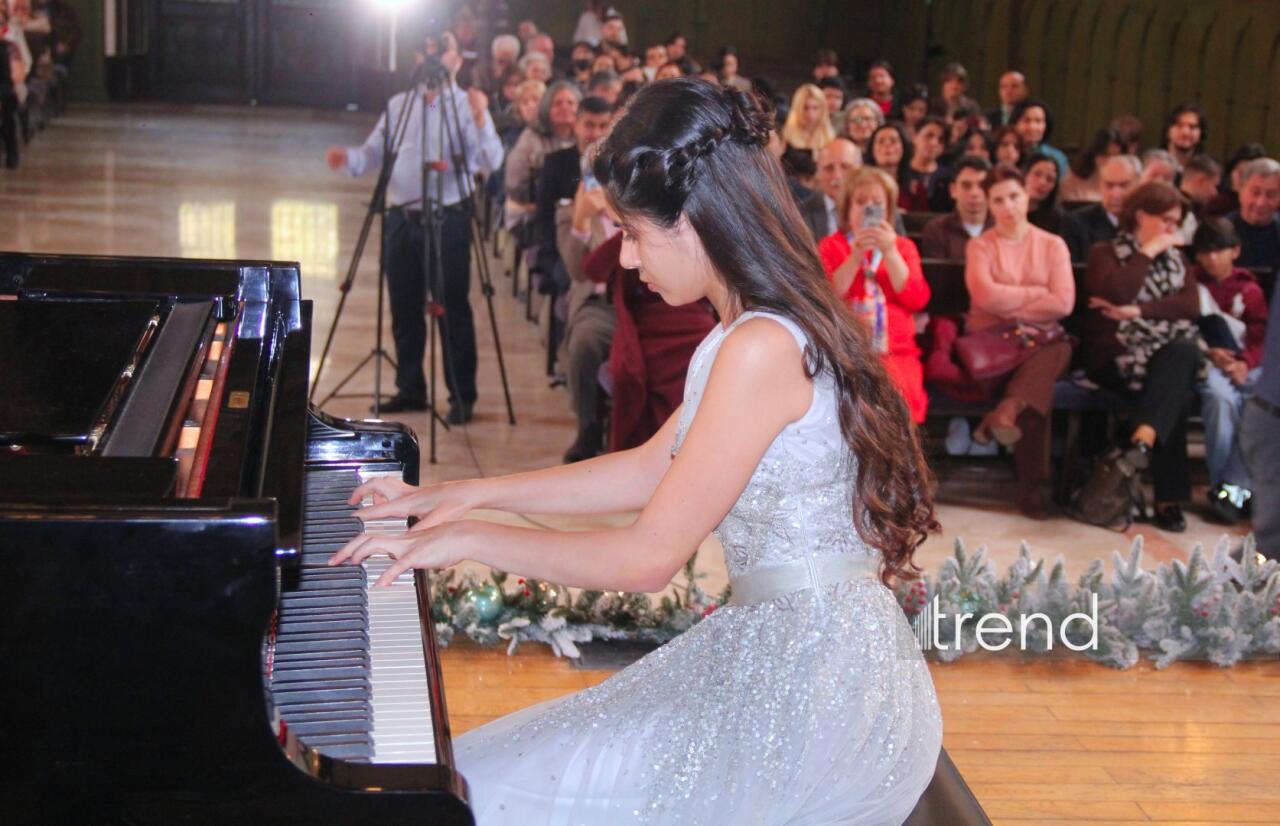 15-летний вундеркинд Айдан Нуриева объединила мировую классику с азербайджанской поэзией