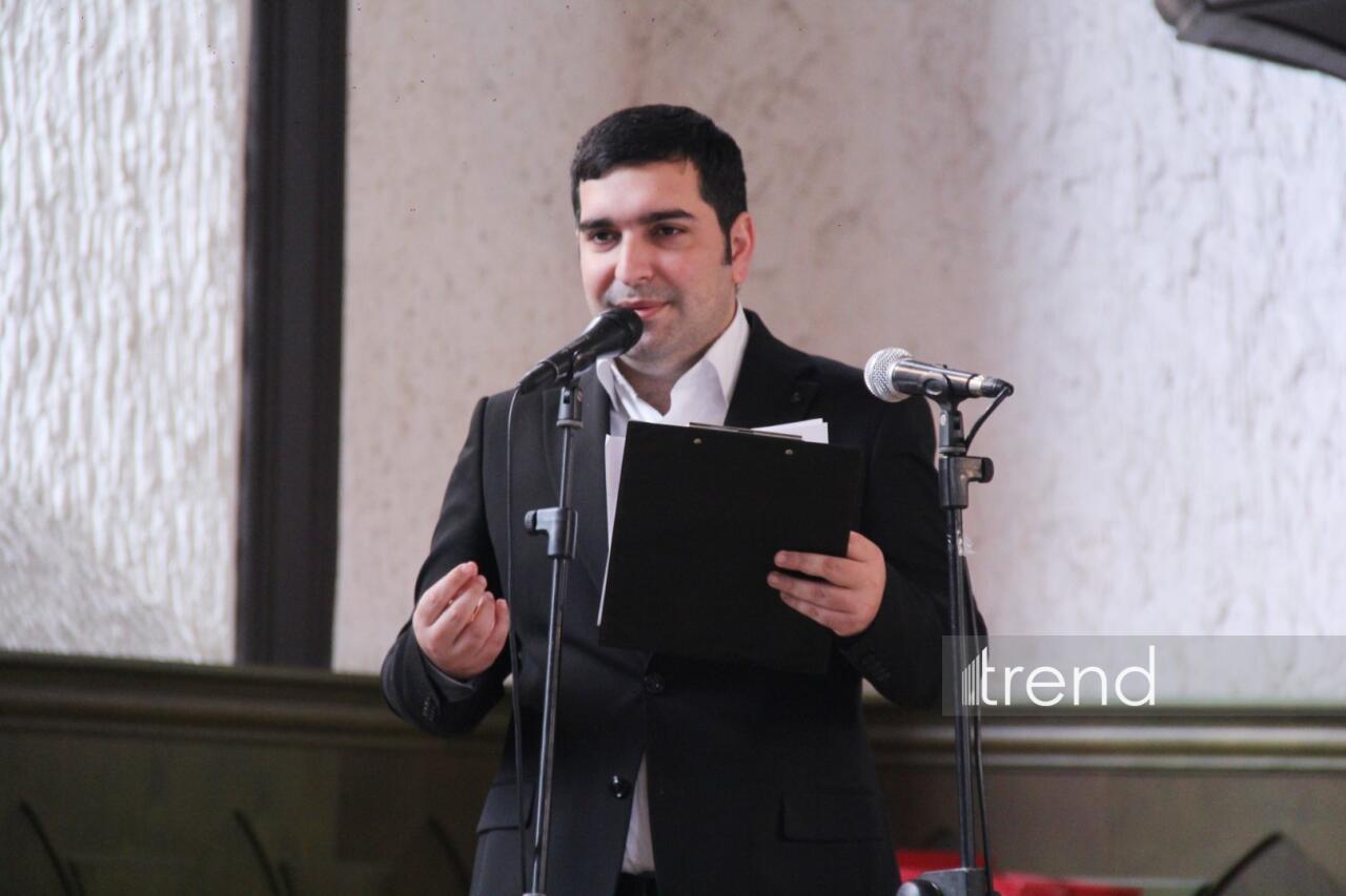 15-летний вундеркинд Айдан Нуриева объединила мировую классику с азербайджанской поэзией