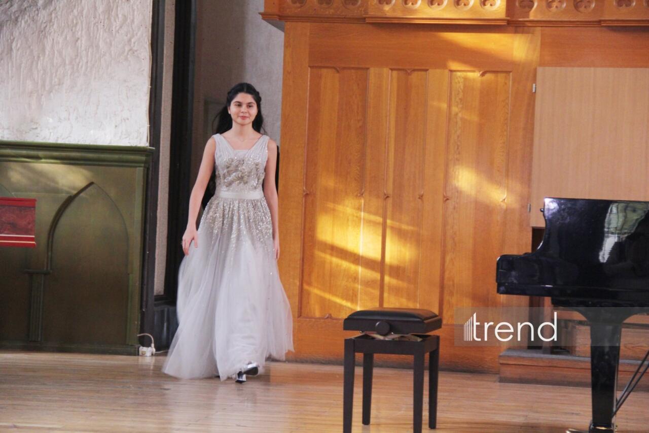 15-летний вундеркинд Айдан Нуриева объединила мировую классику с азербайджанской поэзией