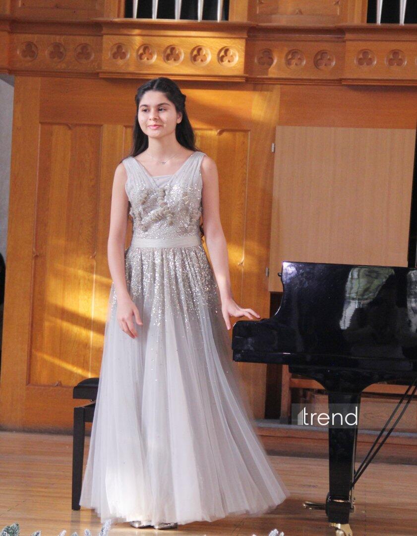 15-летний вундеркинд Айдан Нуриева объединила мировую классику с азербайджанской поэзией