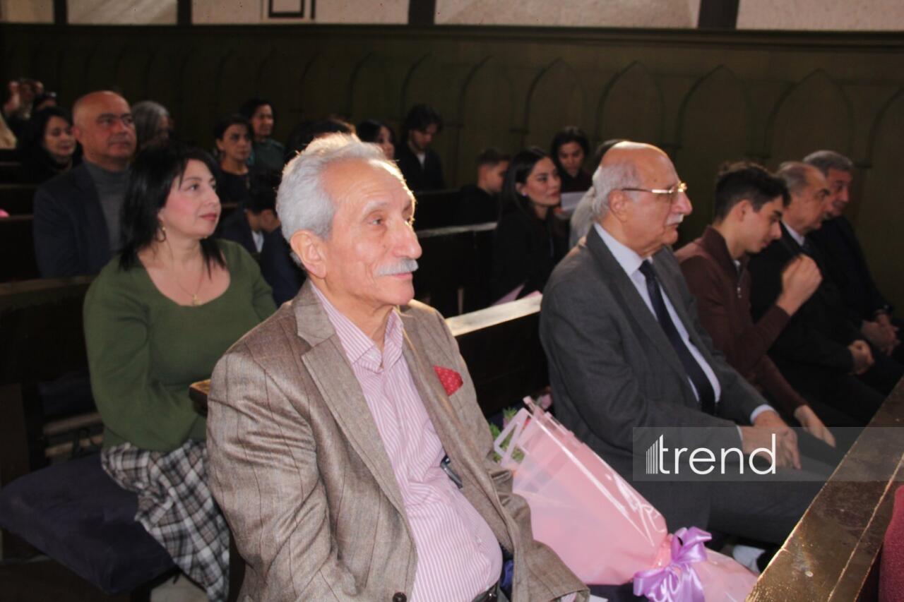 15-летний вундеркинд Айдан Нуриева объединила мировую классику с азербайджанской поэзией