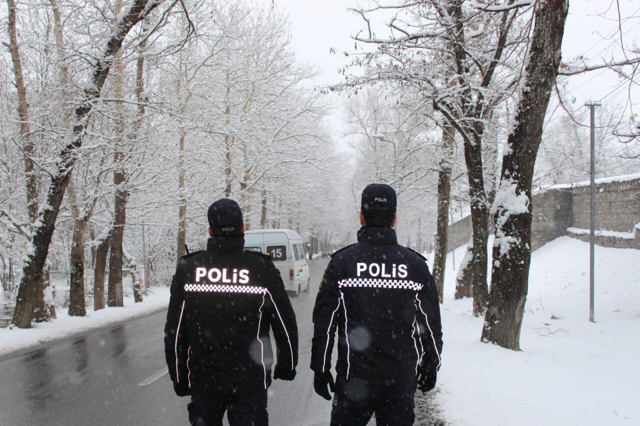 DİN əməkdaşları hava şəraiti ilə əlaqədar gücləndirilmiş rejimdə xidmət aparırlar