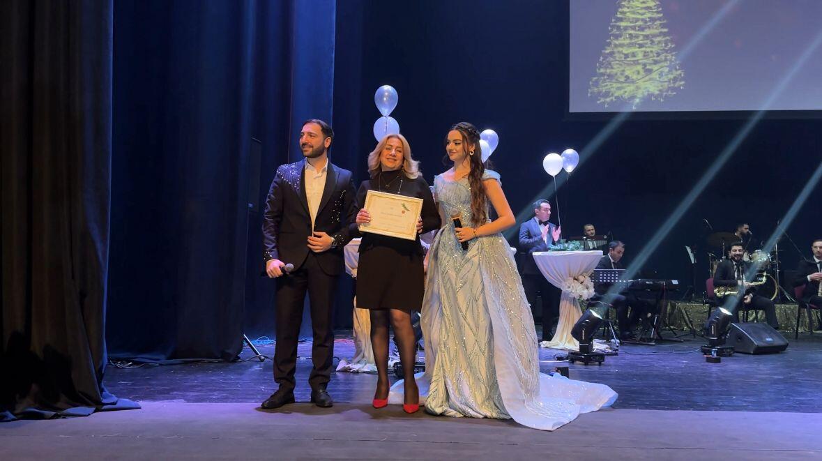 В Гянджинской государственной филармонии состоялась праздничная программа "В Новый год - вместе с нами"