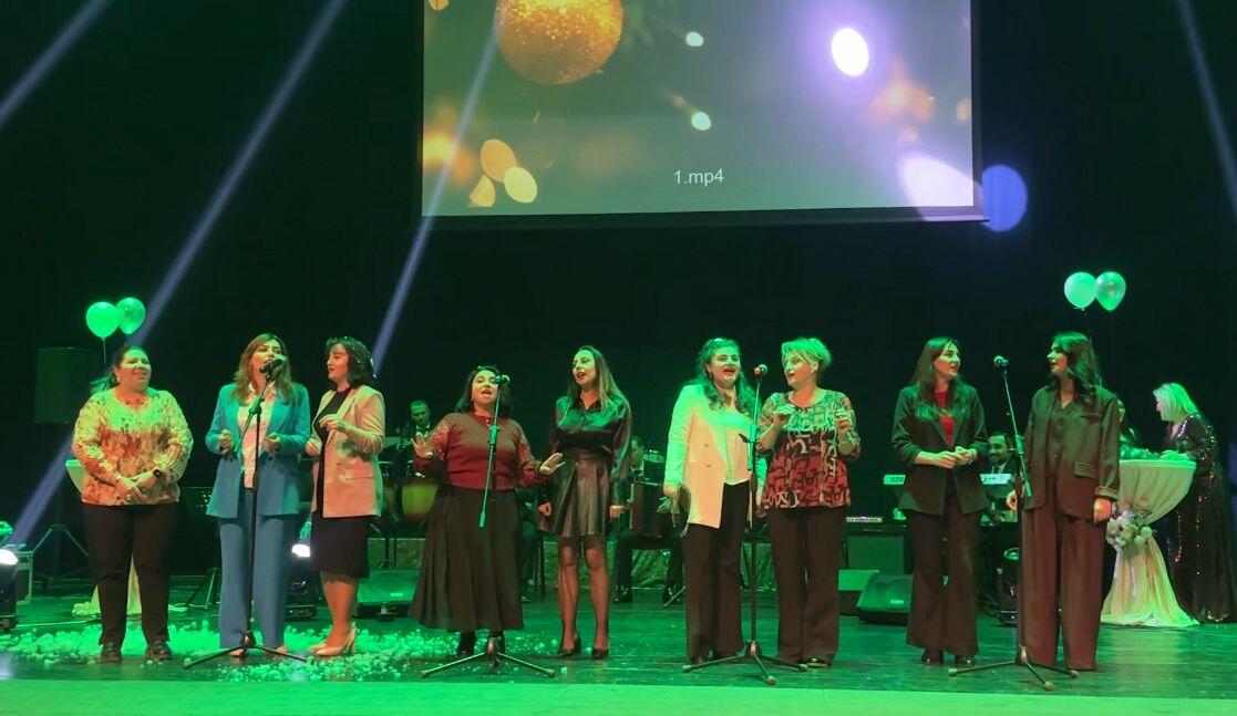 В Гянджинской государственной филармонии состоялась праздничная программа "В Новый год - вместе с нами"