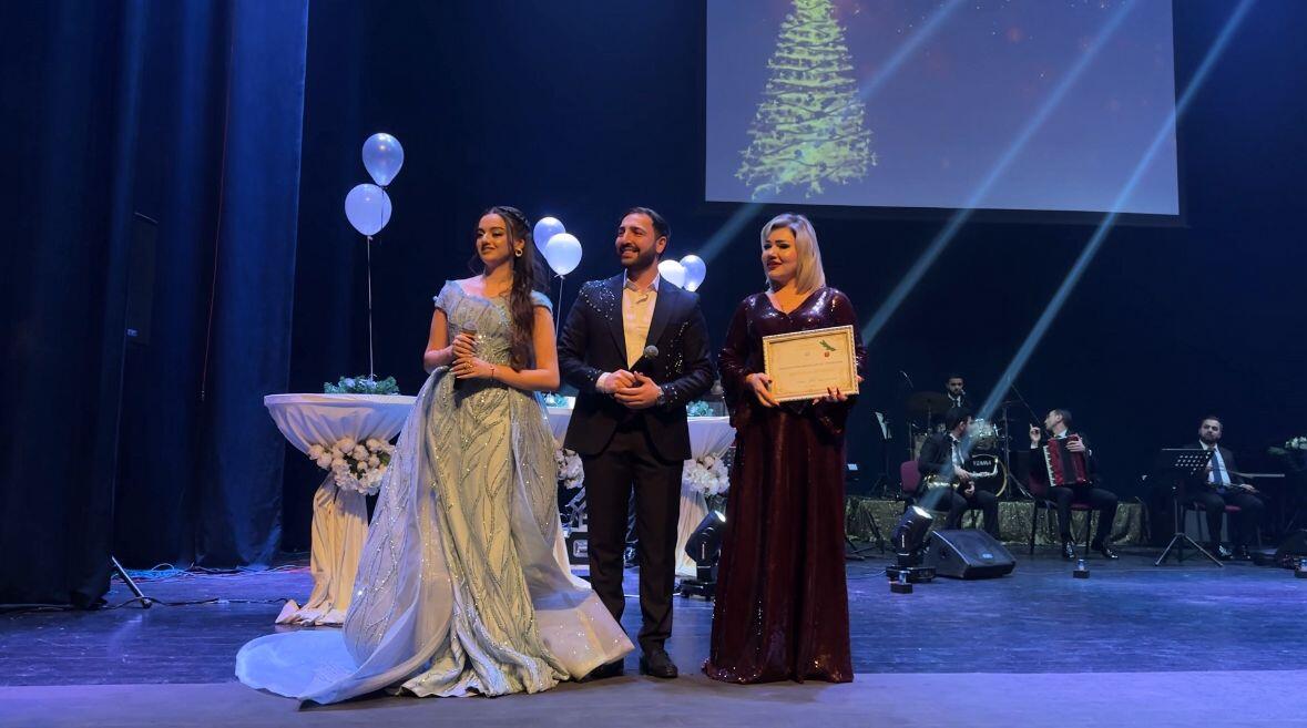 В Гянджинской государственной филармонии состоялась праздничная программа "В Новый год - вместе с нами"