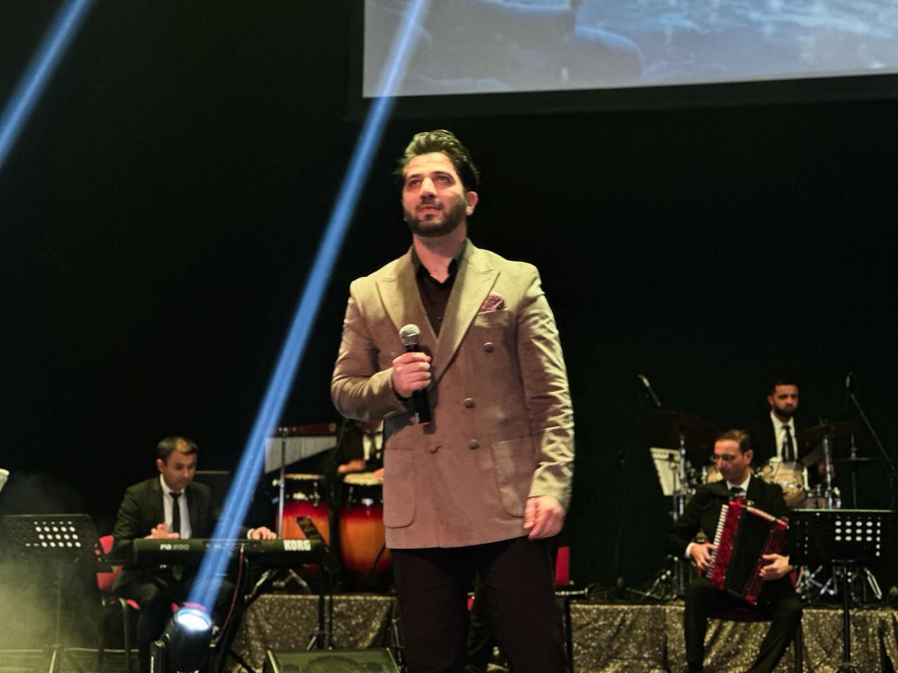 В Гянджинской государственной филармонии состоялась праздничная программа "В Новый год - вместе с нами"