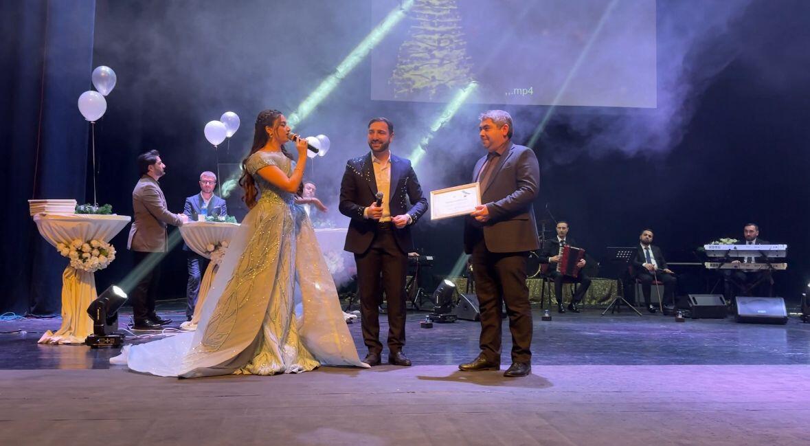 В Гянджинской государственной филармонии состоялась праздничная программа "В Новый год - вместе с нами"