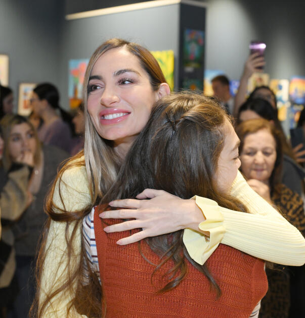 Arzu Əliyeva və Alena Əliyeva “Rənglərdə yaşanan 10 il” mövzusunda keçirilən sərgidə iştirak ediblər