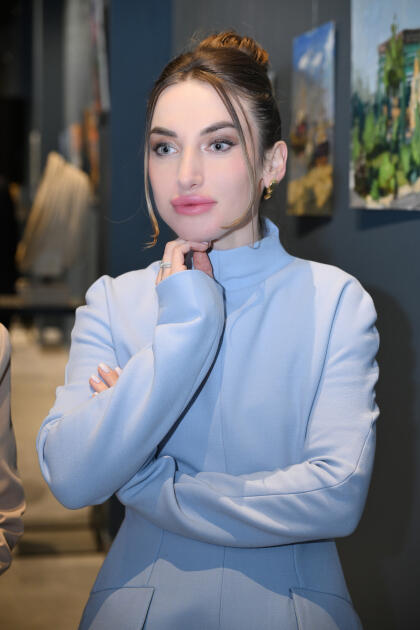 Arzu Əliyeva və Alena Əliyeva “Rənglərdə yaşanan 10 il” mövzusunda keçirilən sərgidə iştirak ediblər