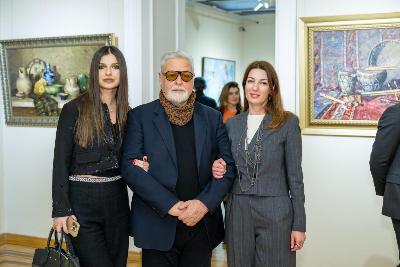 Состоялось открытие выставки, посвящённой 25-летию Азербайджанской академии художеств