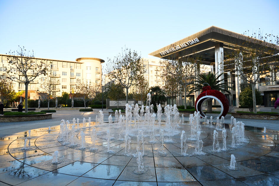 Президент Ильхам Алиев и Первая леди Мехрибан Алиева посетили «Баку Белый город»