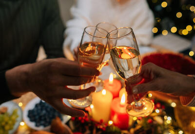 Названы лучшие закуски для снижения скорости опьянения