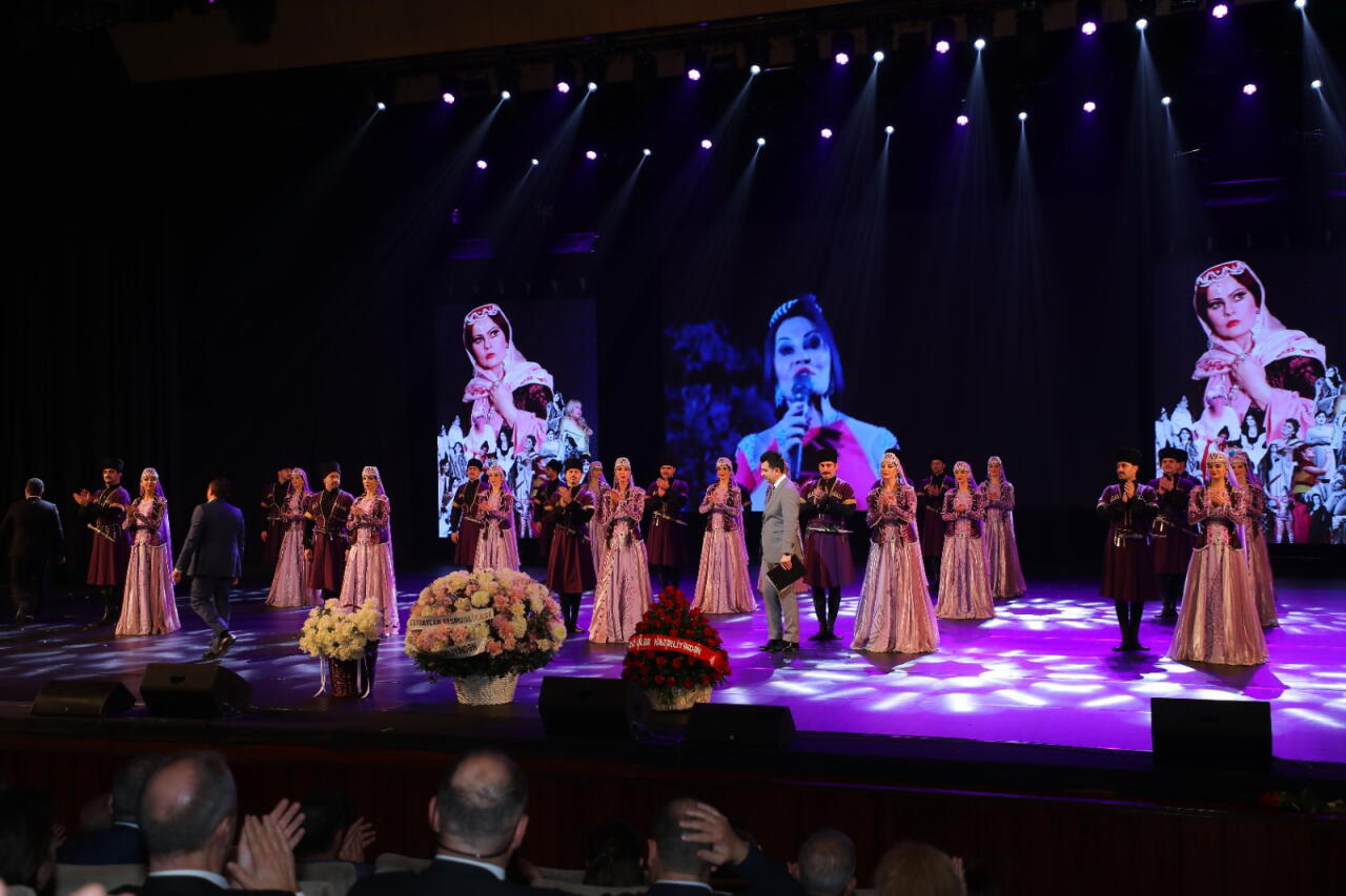 В Баку состоялся памятный вечер, посвященный 80-летию со дня рождения Амалии Панаховой