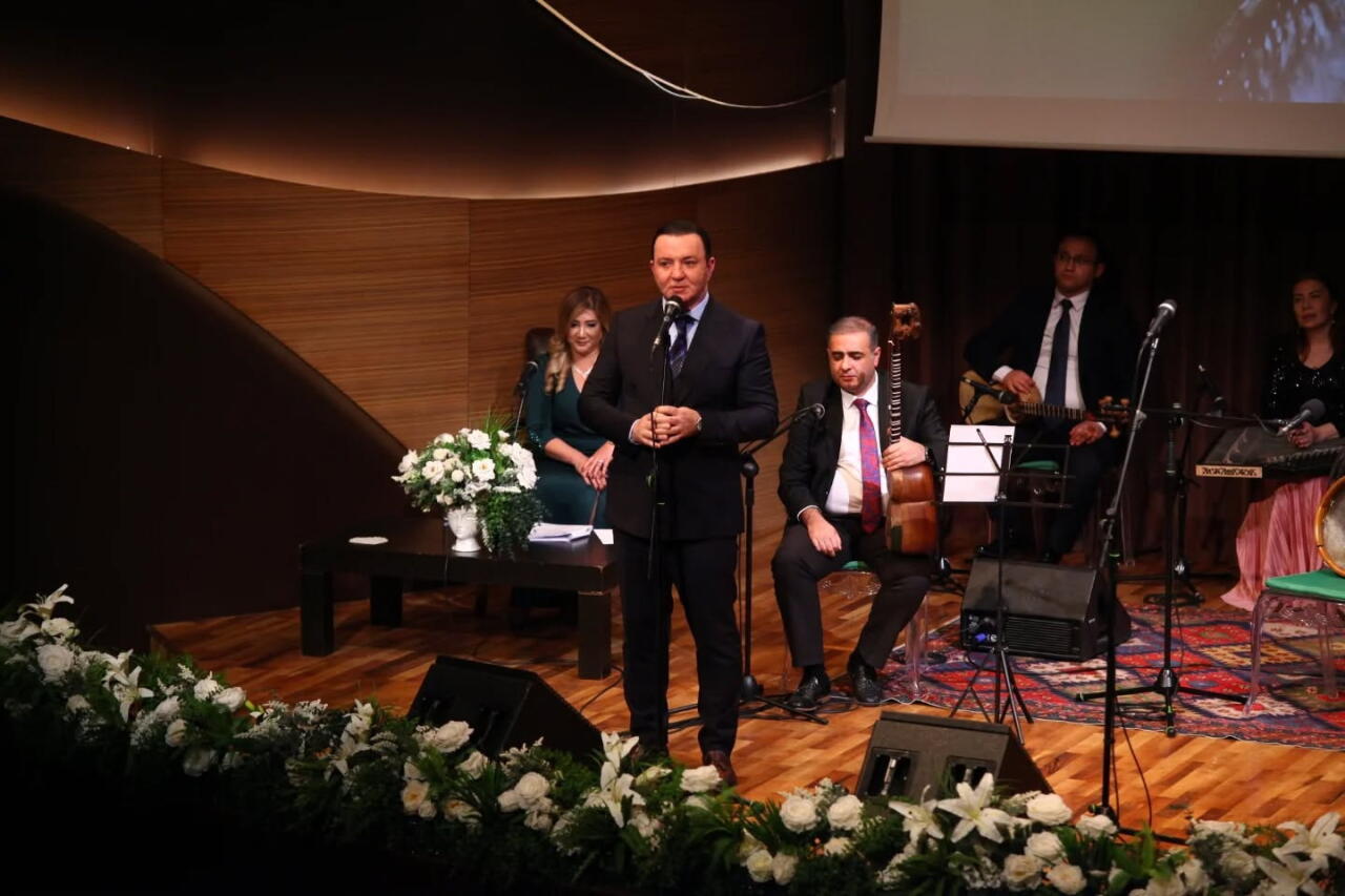 Торжественный вечер к 85-летию Бабы Махмудоглу