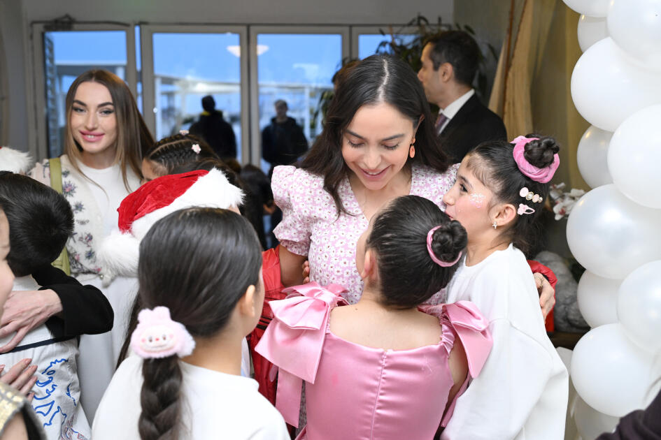Leyla Əliyeva, Arzu Əliyeva və Alena Əliyeva xüsusi qayğıya ehtiyacı olan uşaqlar üçün təşkil olunan bayram şənliyində iştirak ediblər