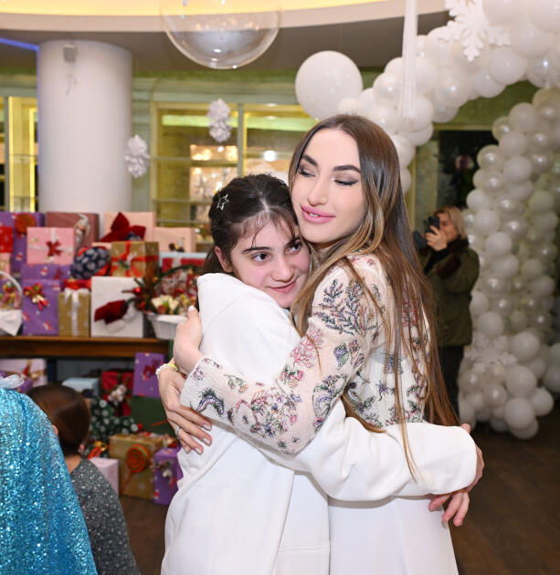 Leyla Əliyeva, Arzu Əliyeva və Alena Əliyeva xüsusi qayğıya ehtiyacı olan uşaqlar üçün təşkil olunan bayram şənliyində iştirak ediblər