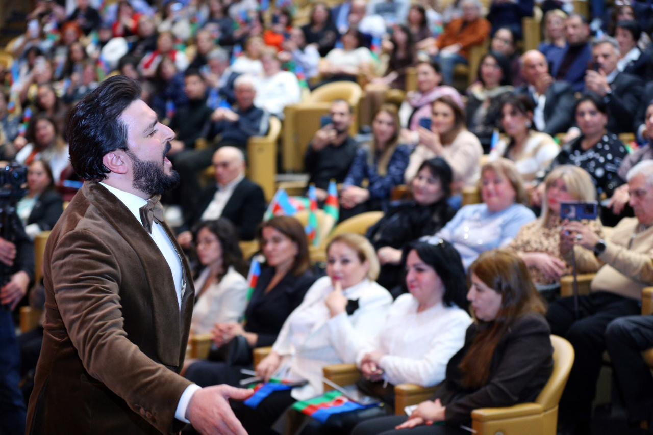 Праздничный подарок от Рамиля Гасымова - двухчасовой концерт без микрофона