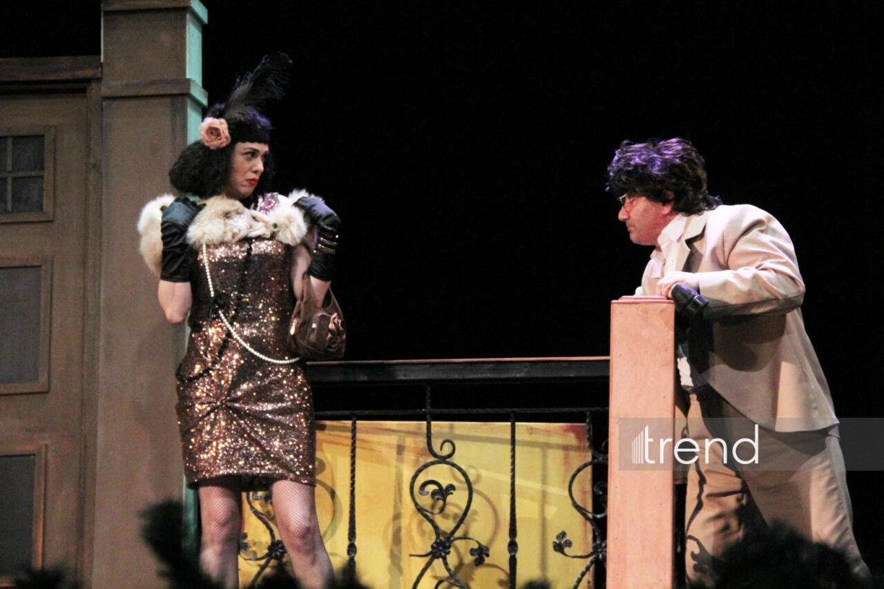 В Азербайджанском русском драмтеатре состоялась премьера спектакля "Ключ от чемодана с кирпичами"