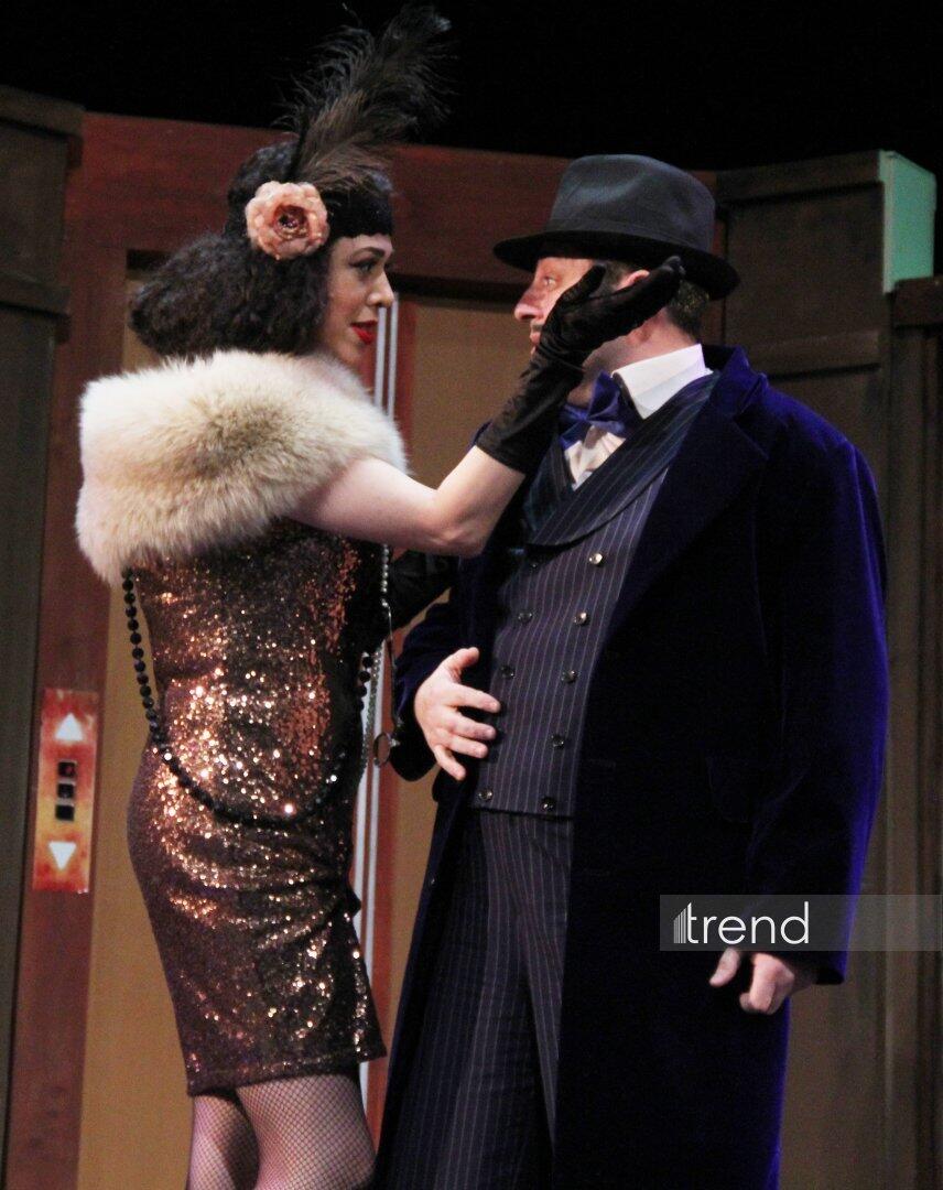 В Азербайджанском русском драмтеатре состоялась премьера спектакля "Ключ от чемодана с кирпичами"