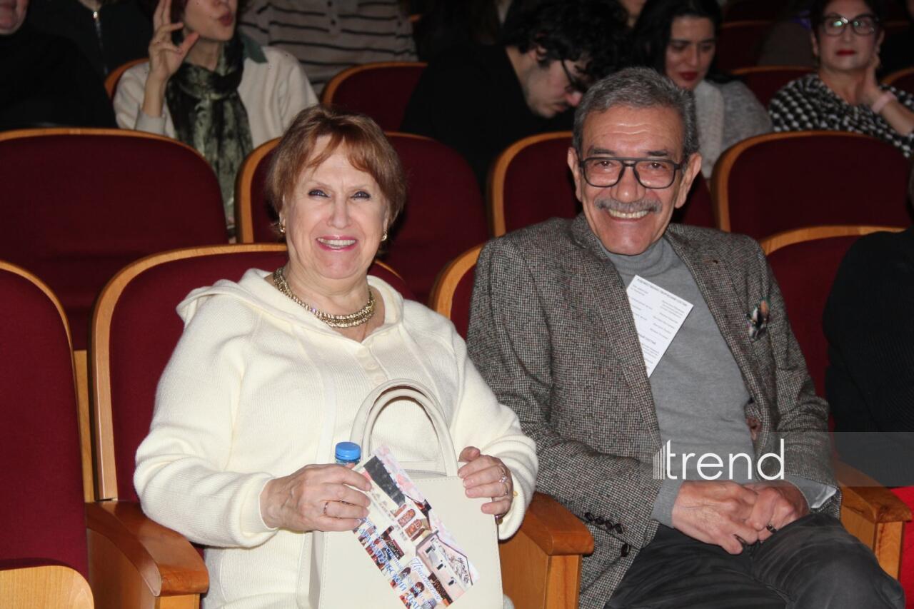 В Азербайджанском русском драмтеатре состоялась премьера спектакля "Ключ от чемодана с кирпичами"