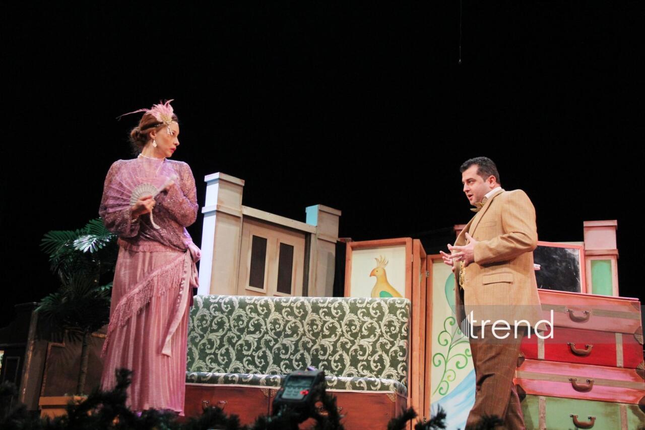 В Азербайджанском русском драмтеатре состоялась премьера спектакля "Ключ от чемодана с кирпичами"