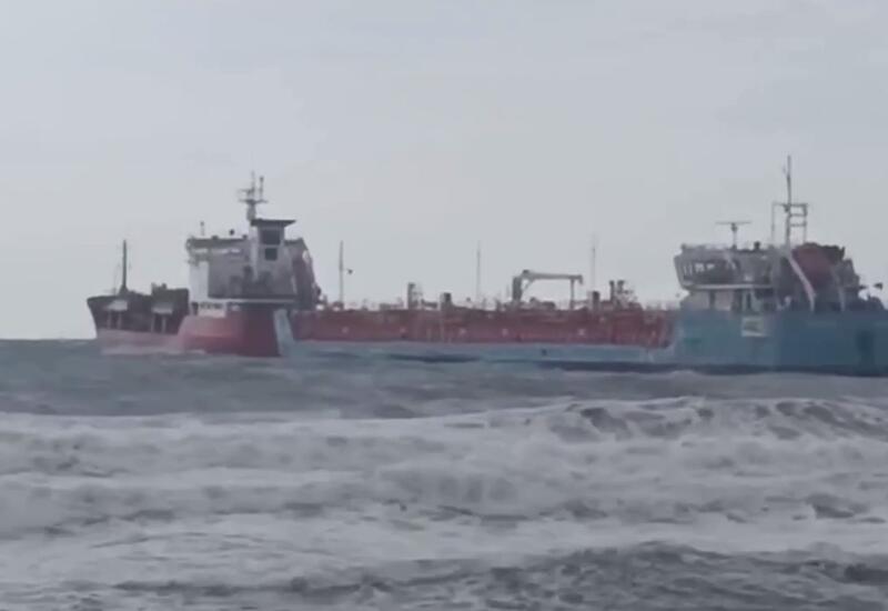 Азербайджанский и турецкий танкеры подали сигнал бедствия у берегов Стамбула