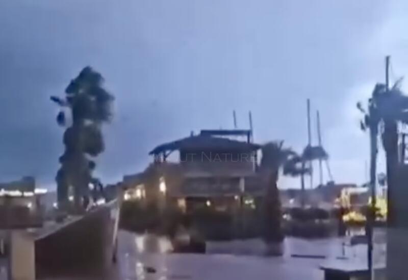 Водяной смерч обрушился на испанский город