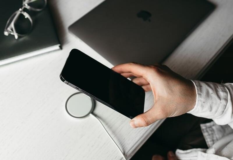 Описан правильный способ зарядки iPhone