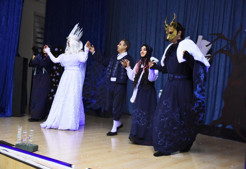 Для детей шехидов и ветеранов Карабахской войны представлен неоновый спектакль "Снежная королева"