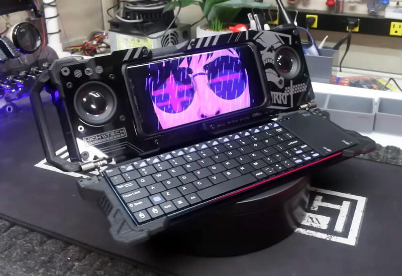 Разработчик собрал ноутбук на базе смартфона