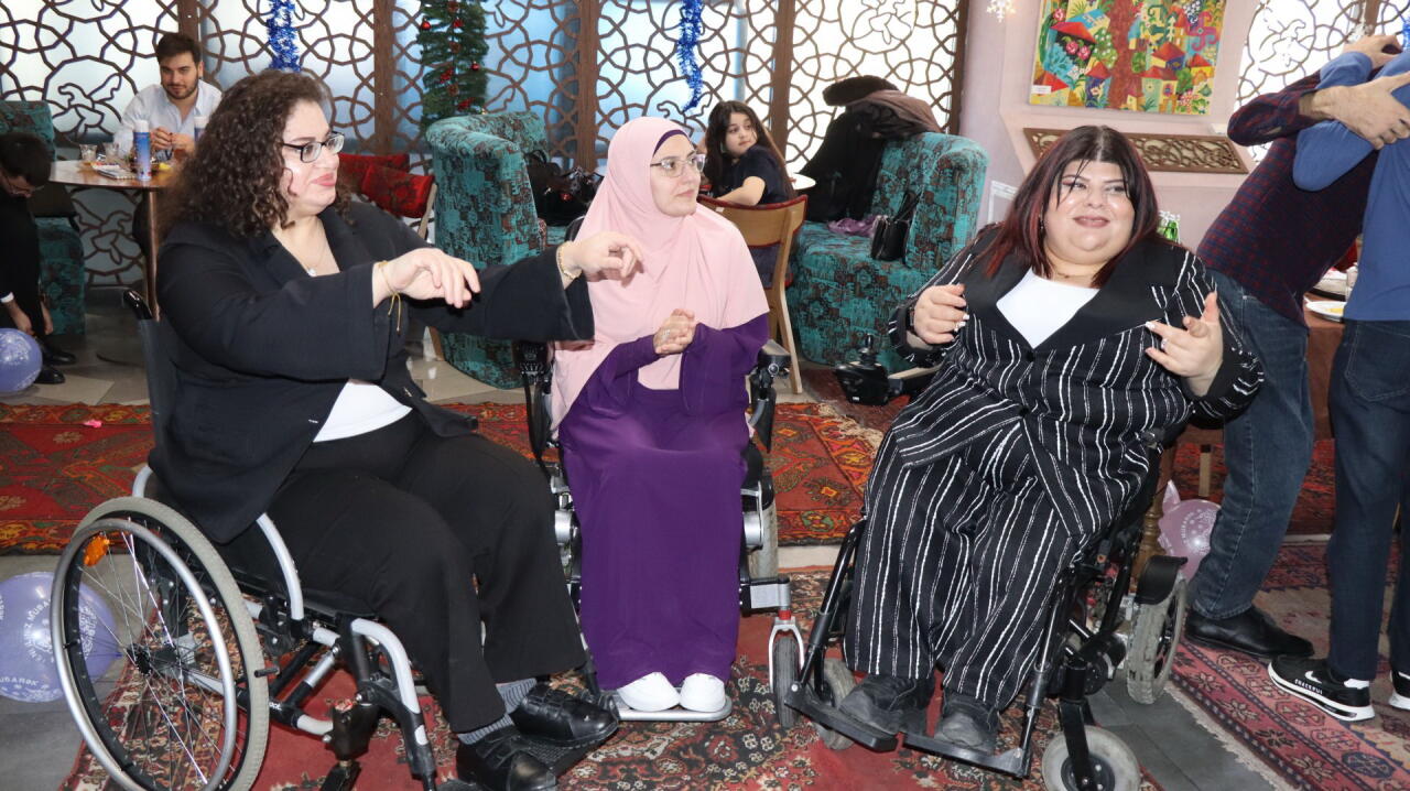 В Баку прошел инклюзивный праздник "Цвет желаний", посвященный Новому году