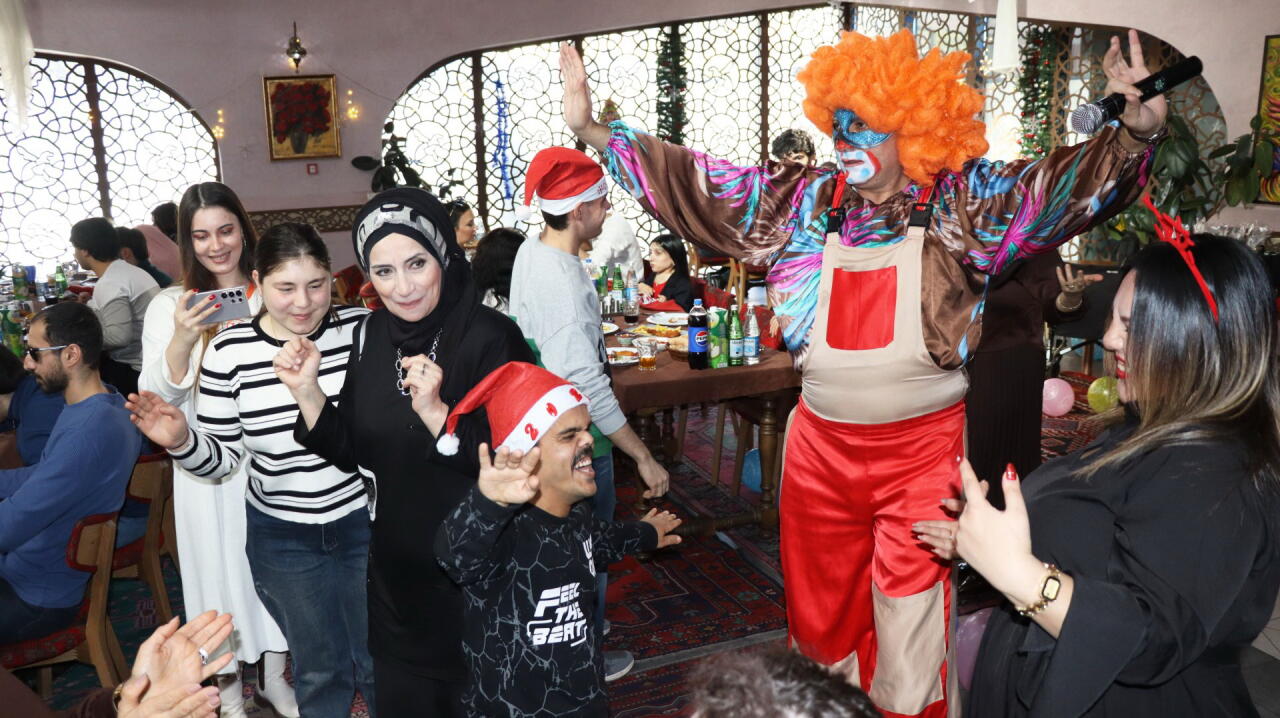 В Баку прошел инклюзивный праздник "Цвет желаний", посвященный Новому году